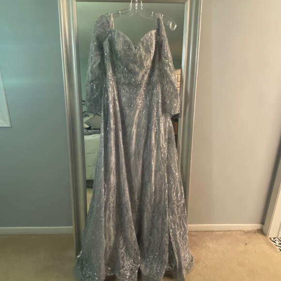 Formal Evening Dress - Picture 6 of 7